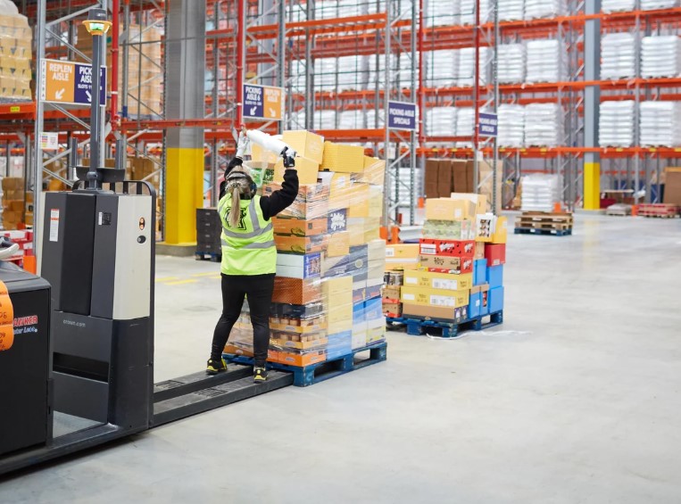 Warehouse Jobs in the UK with Visa Sponsorship for Immigrants